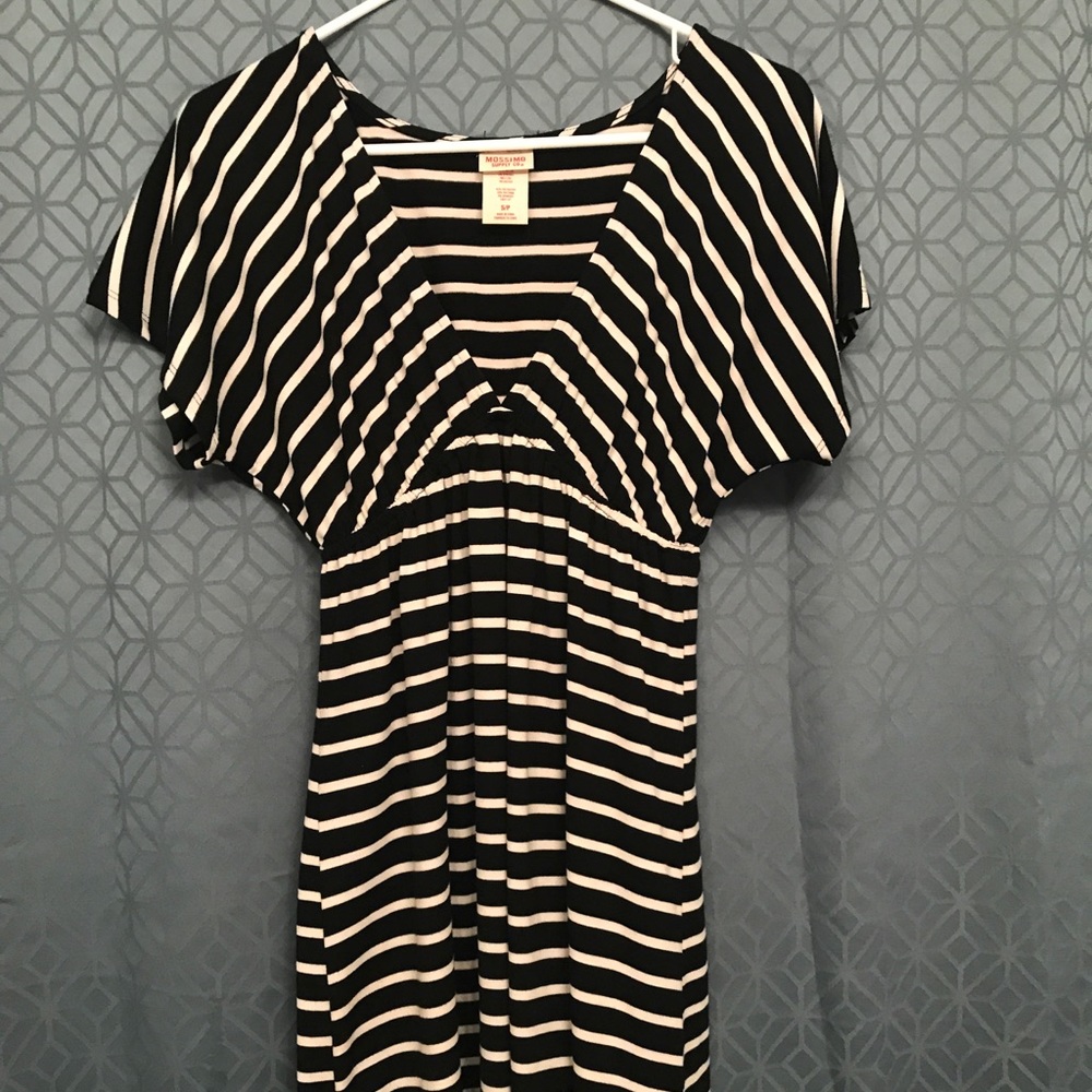 Sm black/ white striped dress - v-neck/knee length
